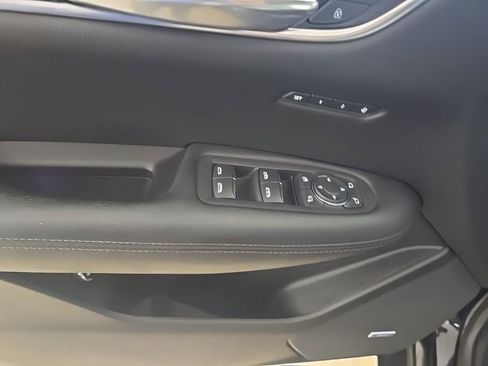 Used 2020 Cadillac XT5 Premium Luxury image 17