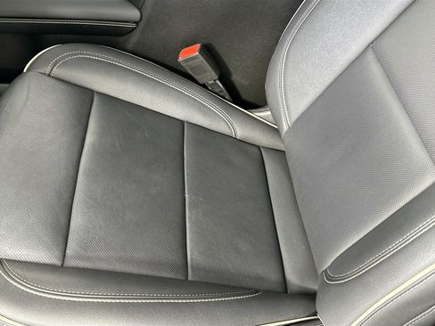 Used 2023 GMC Yukon SLT w/ SLT Luxury Package image 19