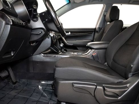 Used 2014 Kia Sorento LX FWD image 12