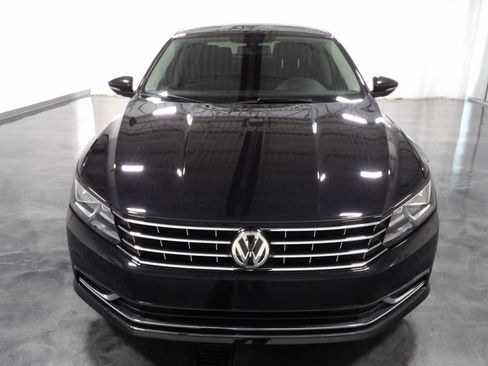 Used 2018 Volkswagen Passat 2.0T S image 2