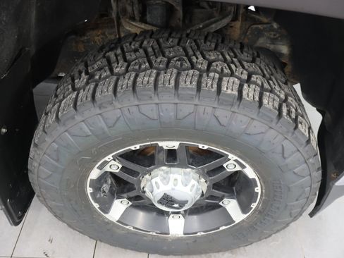Used 2015 Chevrolet Silverado 2500 LT AWD/4WD image 3