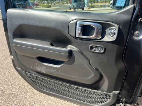 Used 2023 Jeep Gladiator Rubicon w/ Trailer Tow Package image 13