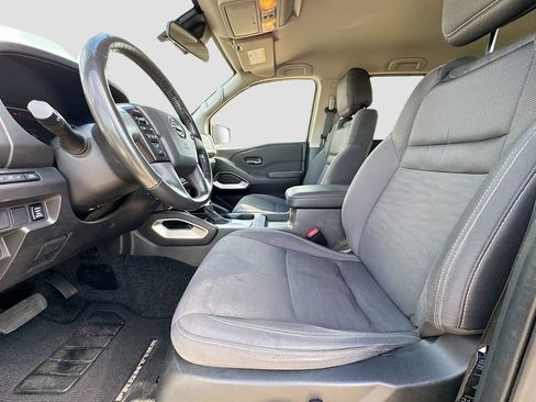 Used 2024 Nissan Frontier SV w/ SV Convenience Package RWD image 25