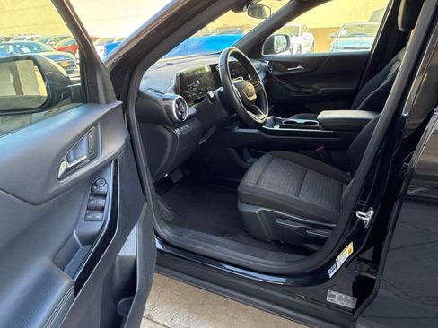 Used 2025 Chevrolet Equinox LT AWD/4WD image 12