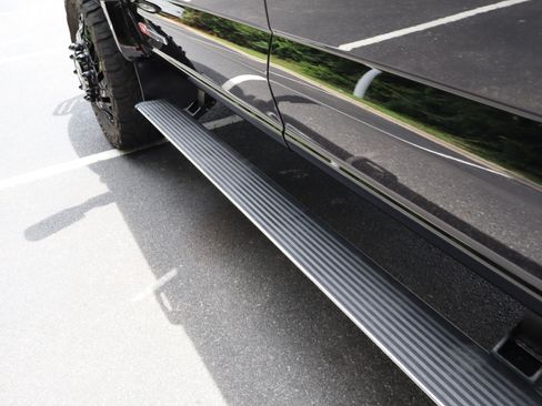 Used 2025 Ford F450 Platinum w/ FX4 Off-Road Package AWD/4WD image 34