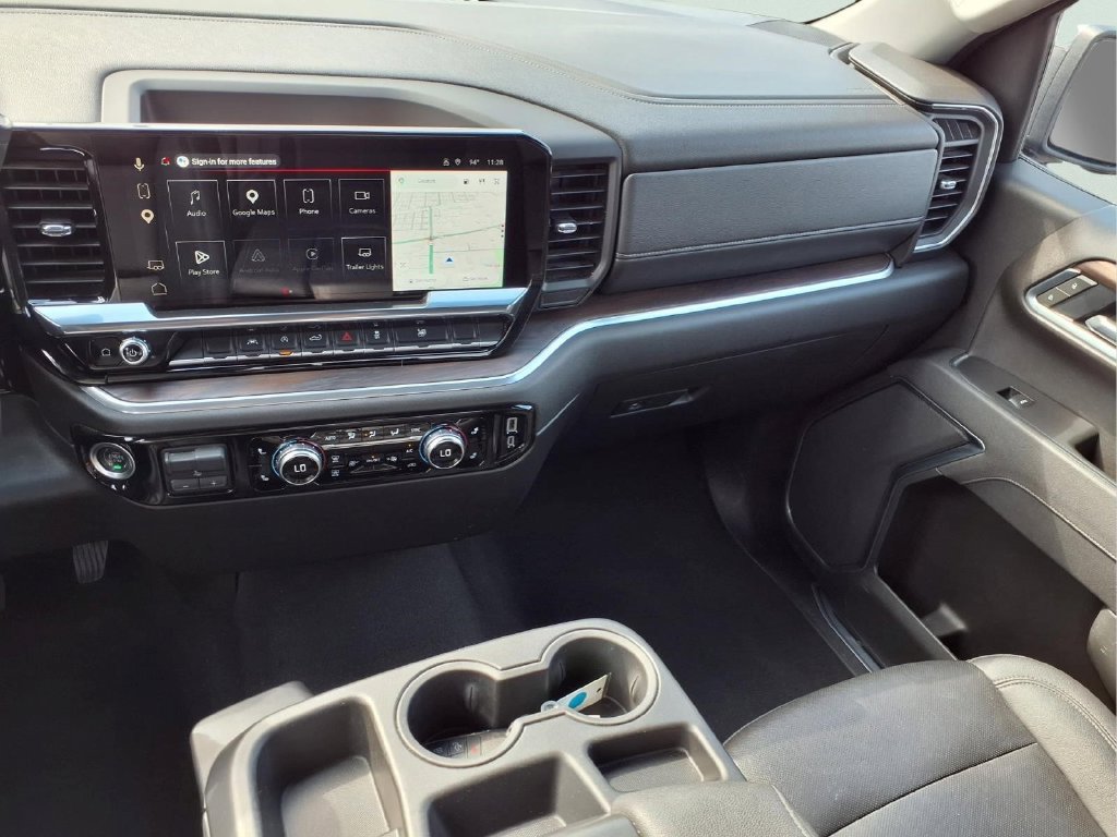 Used 2025 GMC Sierra 1500 SLT AWD/4WD image 4