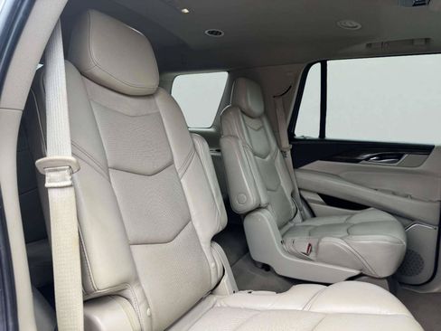 Used 2020 Cadillac Escalade Premium Luxury AWD/4WD image 45