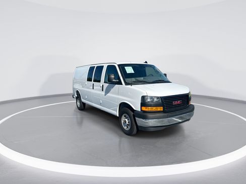 Used 2025 GMC Savana 3500 Extended w/ Driver Convenience Package RWD image 2