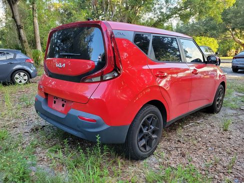 Used 2022 Kia Soul LX w/ Technology Package FWD image 18