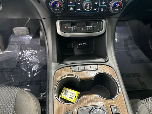 Used 2023 GMC Acadia SLE w/ Driver Convenience Package AWD/4WD image 17