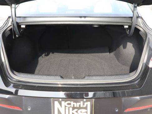 Used 2024 Hyundai Elantra Limited FWD image 9