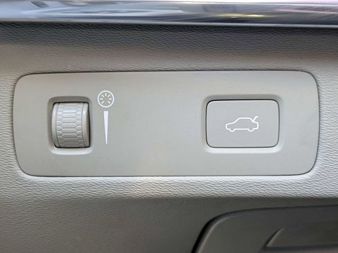 Used 2018 Volvo XC90 T6 Momentum w/ Convenience Package image 35