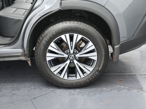 Used 2021 Nissan Rogue SV w/ Premium Package FWD image 33