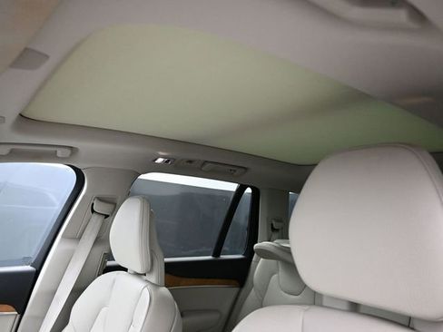 Used 2022 Volvo XC90 T5 Momentum w/ Climate Package AWD/4WD image 14