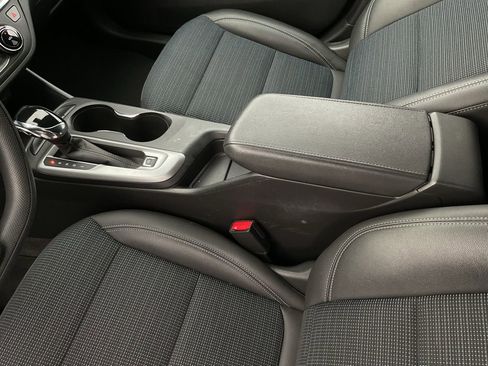 Used 2025 Buick Envista Preferred image 34