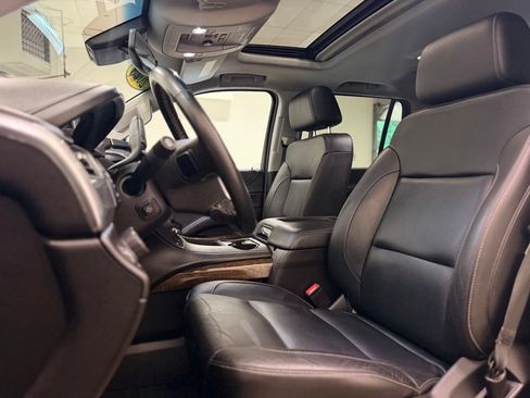 Used 2019 Chevrolet Tahoe LT w/ Luxury Package AWD/4WD image 12