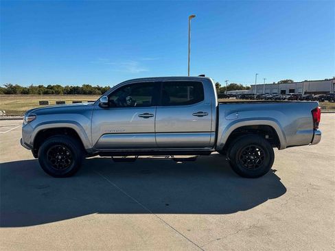 Used 2022 Toyota Tacoma SR5 image 6