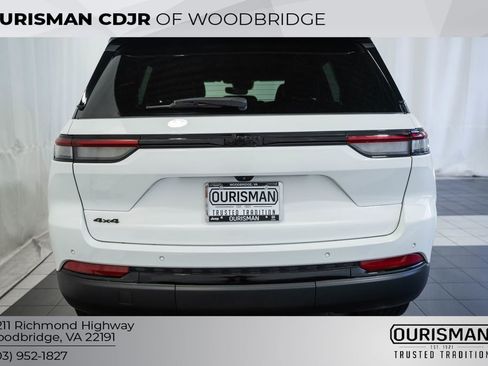 Certified 2023 Jeep Grand Cherokee Altitude AWD/4WD image 6