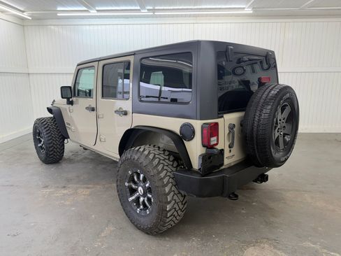 Used 2018 Jeep Wrangler Unlimited Sport S image 7