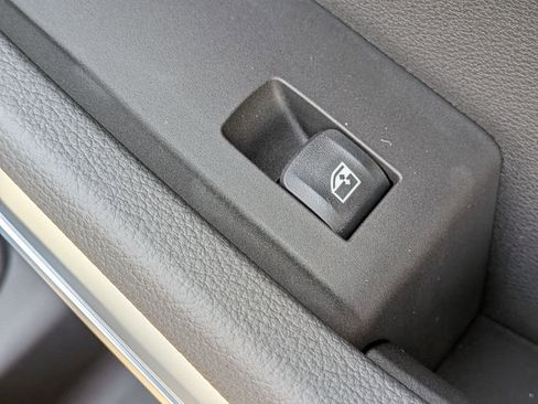 New 2026 BMW 330i Sedan w/ M Sport Package image 37