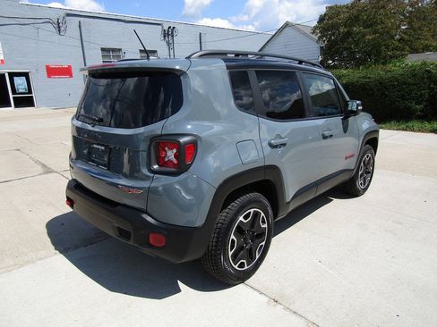 Used 2016 Jeep Renegade Trailhawk AWD/4WD image 8