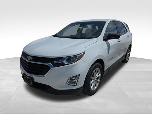 Used 2020 Chevrolet Equinox LS w/ LS Convenience Package FWD image 1