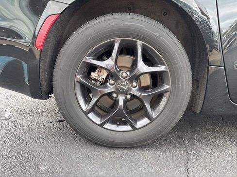 Used 2021 Chrysler Pacifica Touring-L w/ Uconnect Theater Family Group image 50