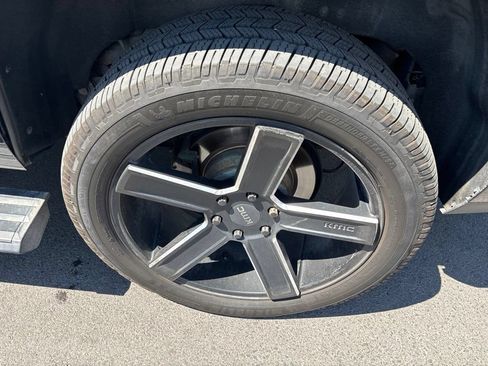 Used 2017 Cadillac Escalade Platinum AWD/4WD image 6