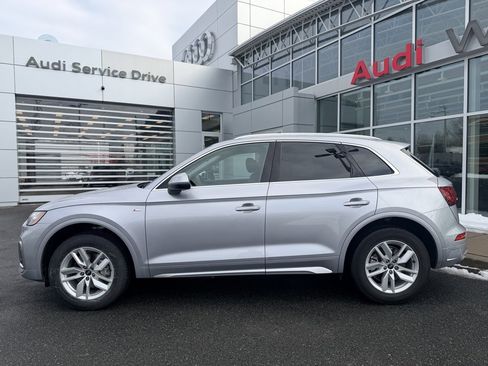 Certified 2023 Audi Q5 2.0T Premium w/ Convenience Package image 3
