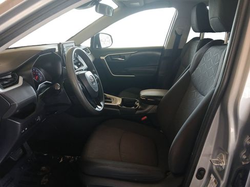 Used 2020 Toyota RAV4 XLE w/ Convenience Package FWD image 9