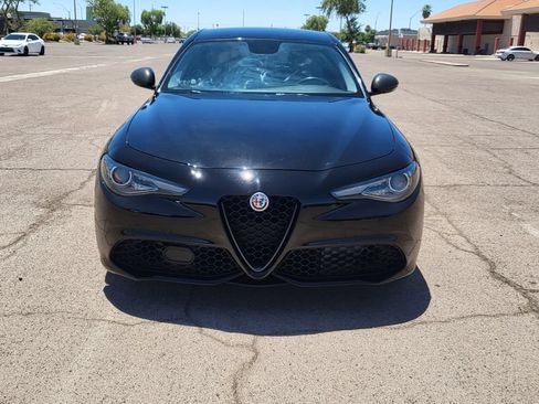 Used 2019 Alfa Romeo Giulia AWD w/ Quick Order Package 22J Sport image 3
