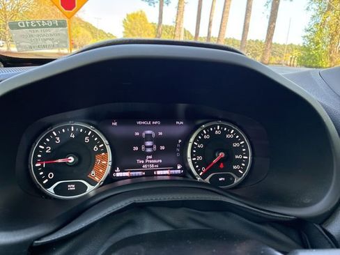 Used 2021 Jeep Renegade Latitude w/ Convenience Group AWD/4WD image 30
