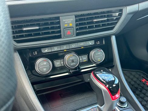 Certified 2022 Volkswagen Jetta GLI Autobahn w/ GLI Black Package FWD image 28