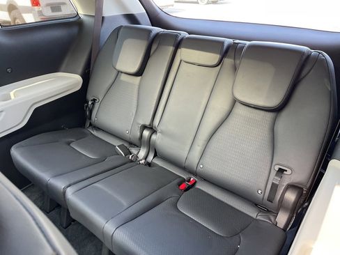 Used 2023 Kia Carnival SX Prestige image 23