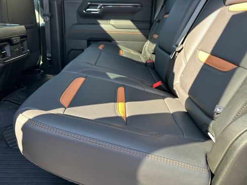 Used 2025 GMC Sierra 1500 AT4 w/ AT4 Premium Package image 21