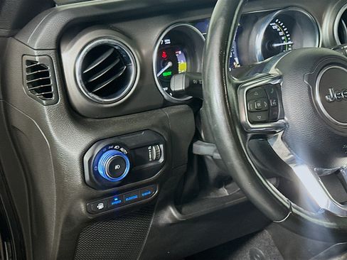 Used 2023 Jeep Wrangler Unlimited Rubicon 4xe w/ Cold Weather Group AWD/4WD image 16