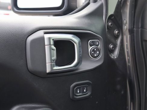 Used 2022 Jeep Gladiator Sport image 21