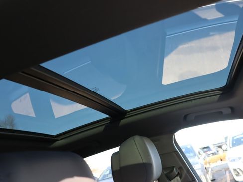 Used 2022 Audi Q3 2.0T Premium w/ Convenience Package image 16