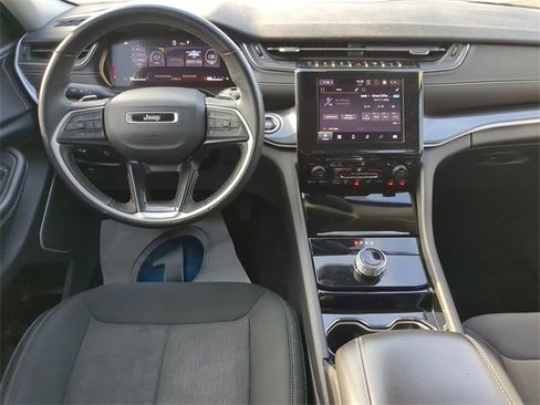 Used 2022 Jeep Grand Cherokee L Laredo w/ Luxury Tech Group I image 16