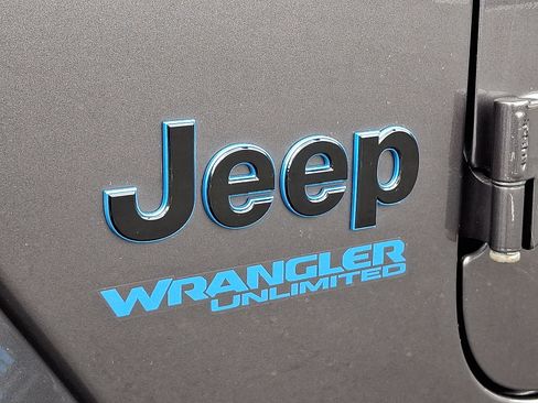 Used 2021 Jeep Wrangler Unlimited Sahara AWD/4WD image 29