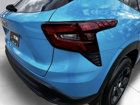 Used 2025 Chevrolet Trax LS w/ LS Convenience Package image 15