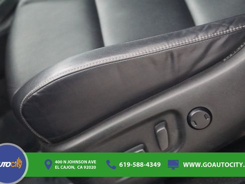 Used 2018 Toyota RAV4 Limited w/ Advanced Technology Package FWD image 16