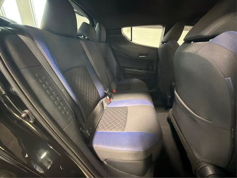 Used 2021 Toyota C-HR XLE FWD image 15