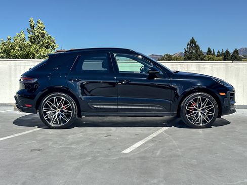 Certified 2024 Porsche Macan S AWD/4WD image 10
