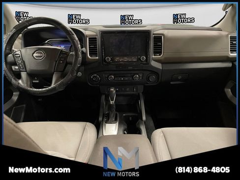 Used 2022 Nissan Frontier SV AWD/4WD image 10