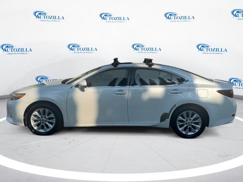 Used 2014 Lexus ES 300h FWD image 2
