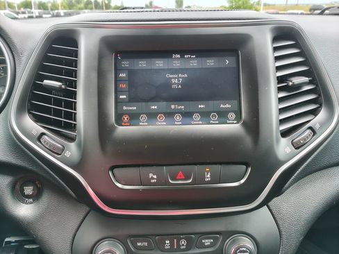 Used 2020 Jeep Cherokee Latitude Lux w/ Quick Order Package 26H Lux AWD/4WD image 25