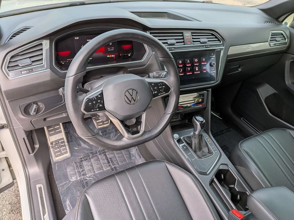 Used 2022 Volkswagen Tiguan SE R-Line FWD image 17