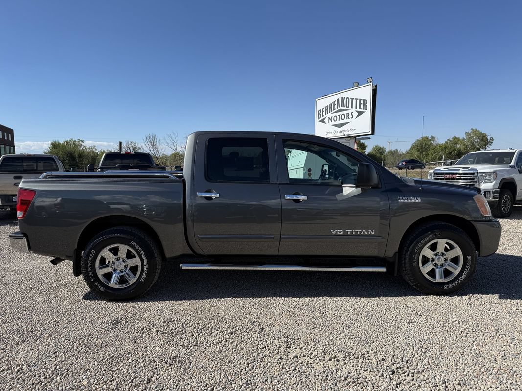 Used 2012 Nissan Titan SV w/ SV Value Truck Pkg RWD image 12