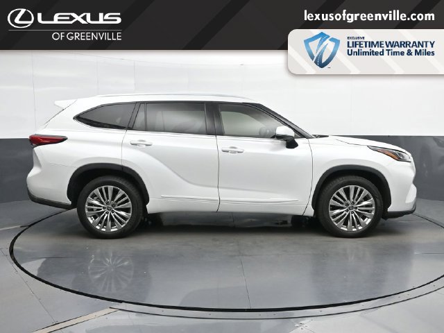 Used 2022 Toyota Highlander Platinum FWD image 10